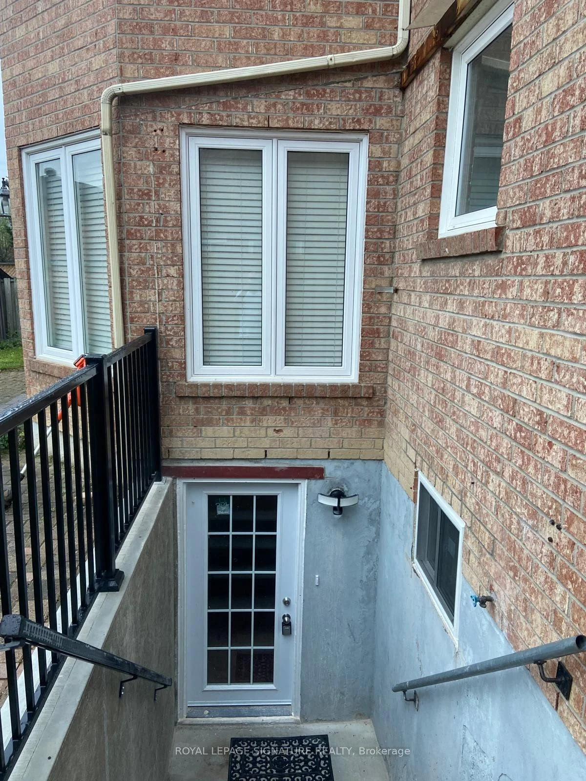 3163 Galbraith Drive, Mississauga, ON L5L 3Y9
