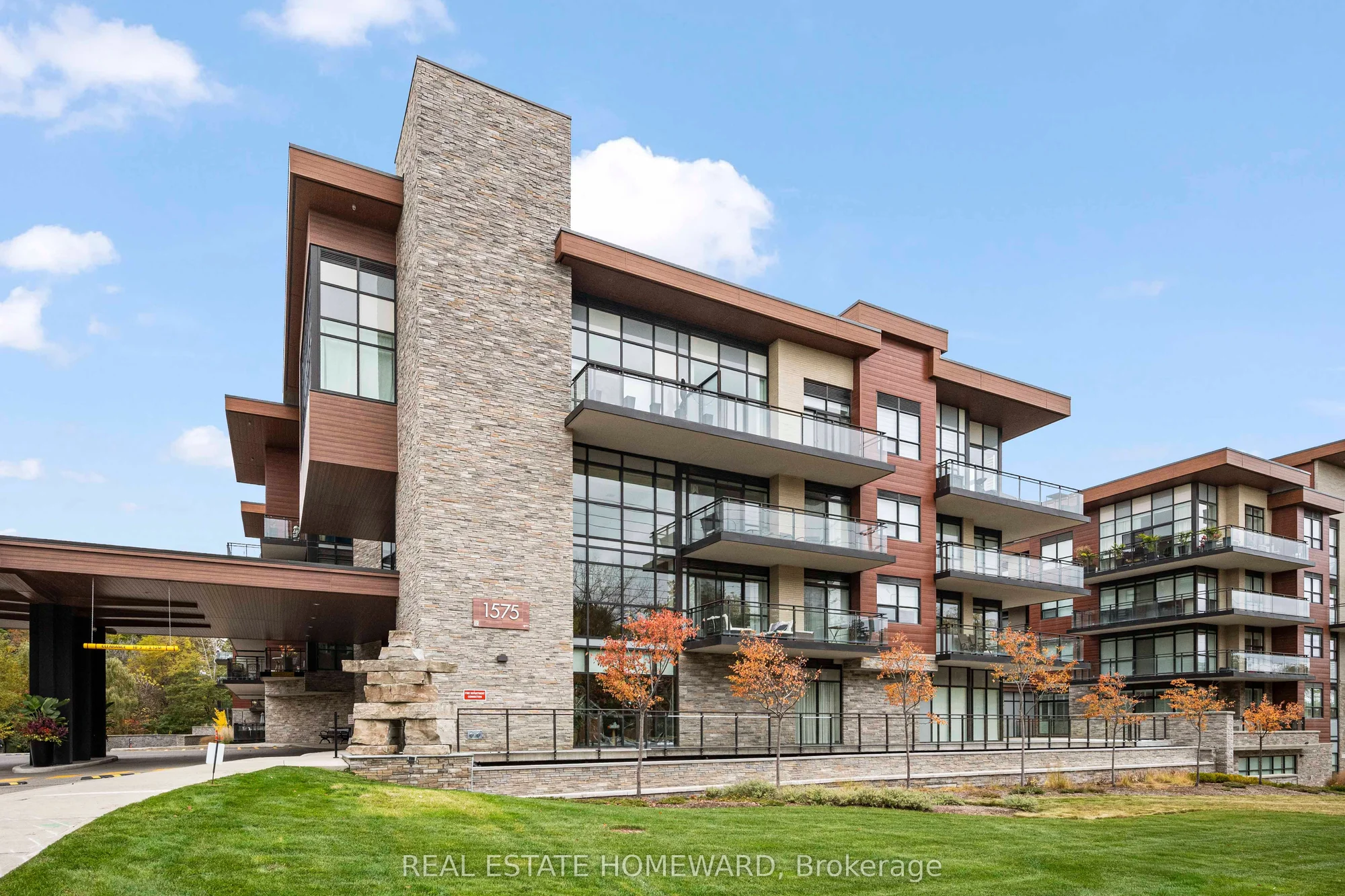 1575 Lakeshore Road W 108, Mississauga, ON L5J 0B1