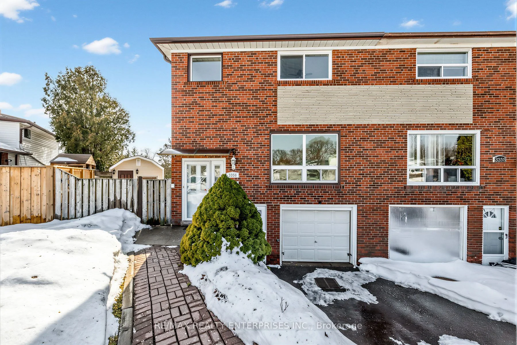 3356 Strabane Drive, Mississauga, ON L5C 1W7