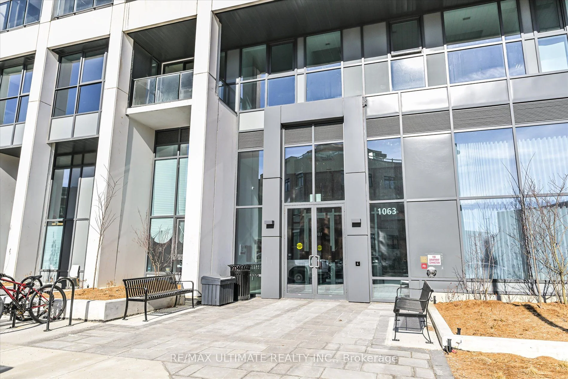 1063 Douglas McCurdy Common 411, Mississauga, ON L5G 4B1
