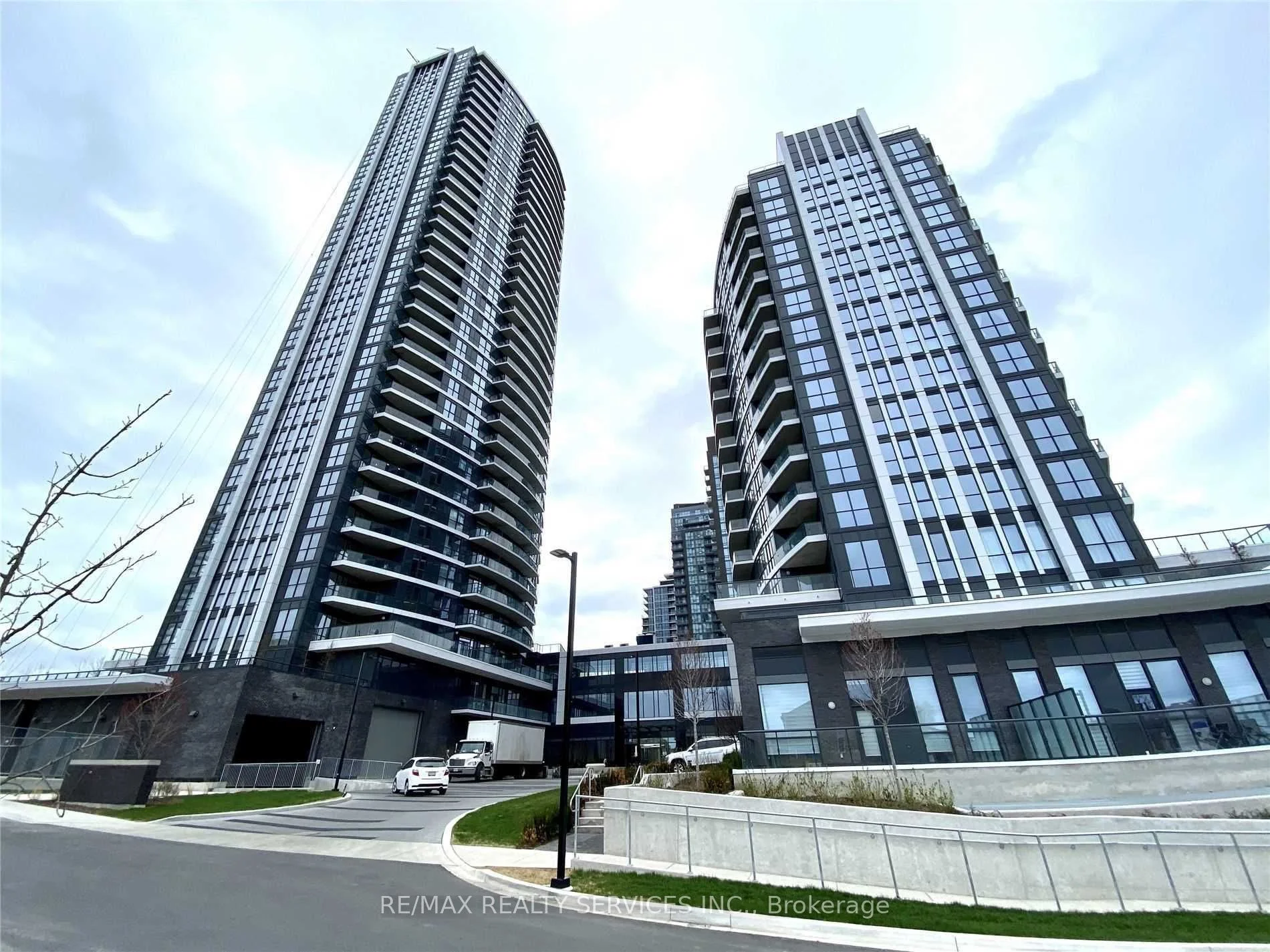 35 Watergarden Drive 1313, Mississauga, On L5r 0g8
