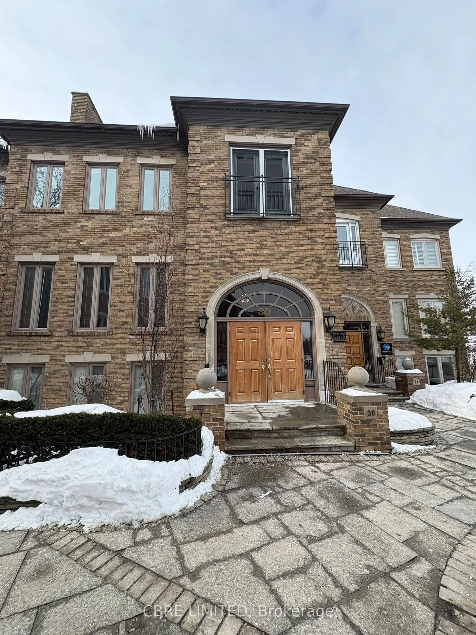 30 Village Centre Place, Mississauga, On L4z 1v9