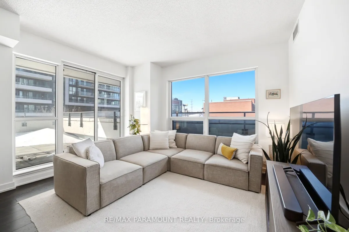 2220 Lake Shore Boulevard 304, Toronto W06, ON M8V 0C1