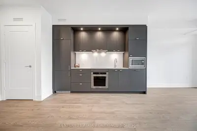 858 Dupont Street 307, Toronto W02, ON M6G 0C1