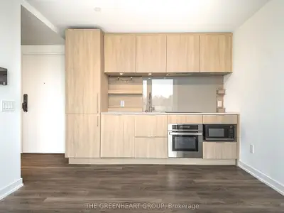 28 Ann Street 220, Mississauga, On L5g 0e1