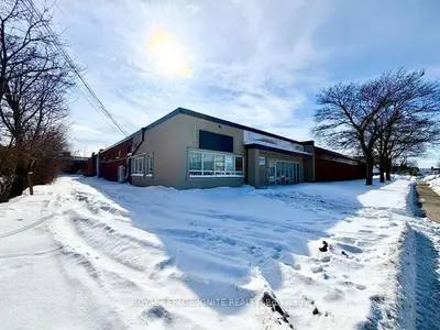 5 Racine Road 1B, Toronto W10, ON M9W 2Z2