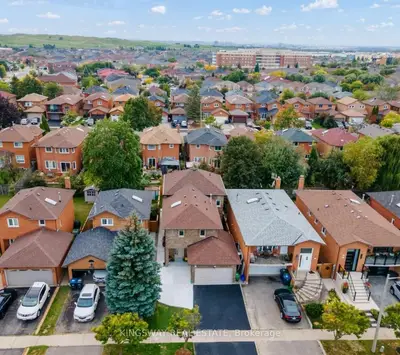 659 Roselaire Trail, Mississauga, ON L5R 3C6
