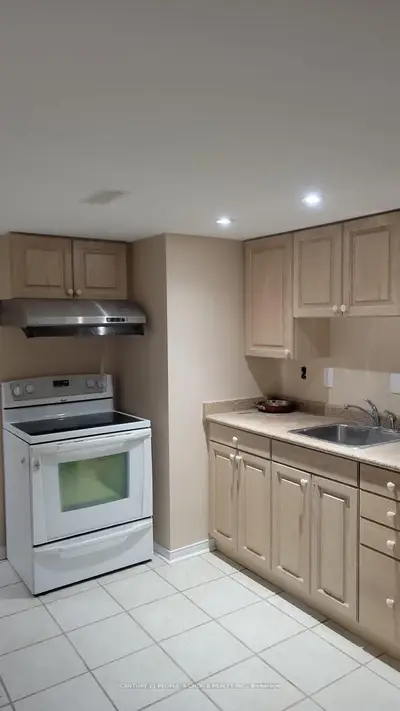 5545 Northrise Road Bsmt, Mississauga, On L5m 6e2