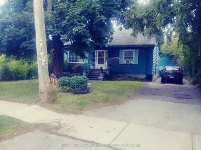 1544 Cawthra Court, Mississauga, ON L5G 4L3