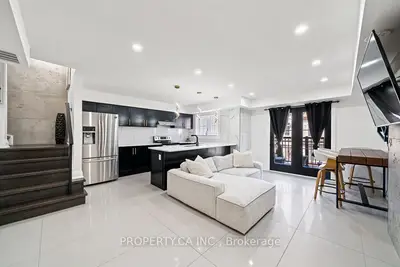2441 Greenwich Drive 113, Oakville, ON L6M 0S3