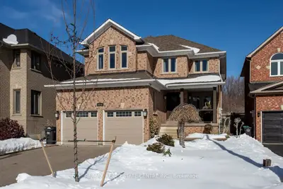 5525 Middleport Crescent, Mississauga, ON L4Z 3S5