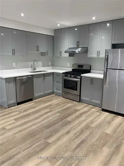 2A Fort Rouille Street Unit 2, Toronto W01, ON M6K 2C1