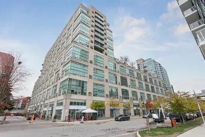 250 Manitoba Street 111, Toronto W06, ON M8Y 4G8