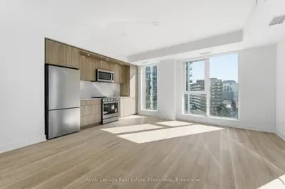 25 Cordova Avenue 805, Toronto W08, ON M9A 0E5