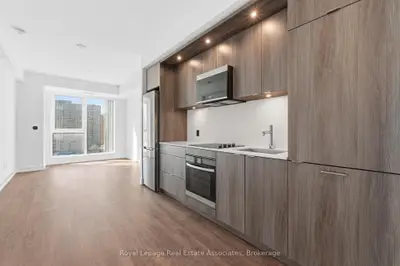 25 Cordova Avenue 1006, Toronto W08, ON M9A 0E5
