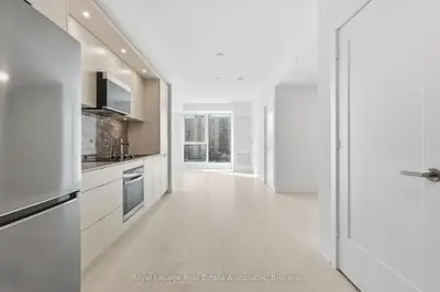 25 Cordova Avenue 910, Toronto W08, ON M9A 0E5