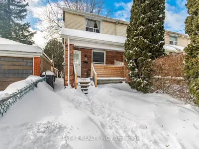 142 Silverthorn Avenue Main floor, Toronto W03, ON M6N 3K3