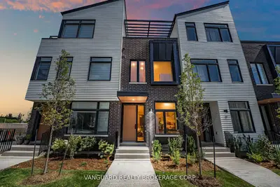15 Lou Parsons Way 21, Mississauga, On L5h 0b2