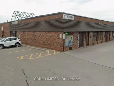 877 Alness Street Unit 17, Toronto W05, ON M3J 2X4
