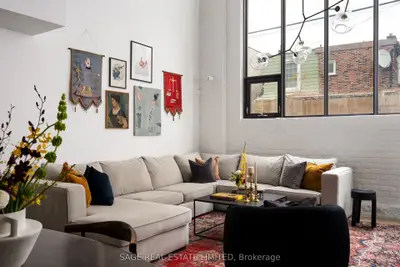 50 Bartlett Avenue 10, Toronto W02, ON M6H 3E6