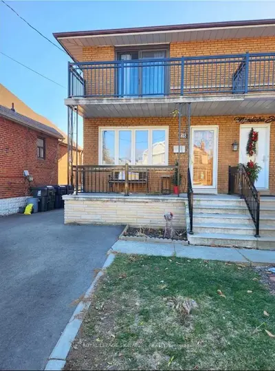 25 Manitoba Street Basement, Toronto W06, On M8y 1c8