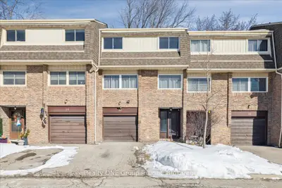 7430 Copenhagen Road 32, Mississauga, ON L5N 2C4