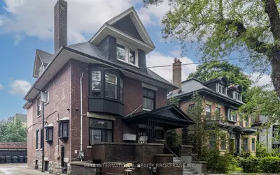 11 Laxton Avenue B3, Toronto W01, ON M6K 1K8