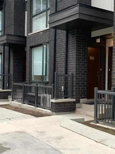 24 Fieldway Road 17, Toronto W08, ON M8Z 3L1