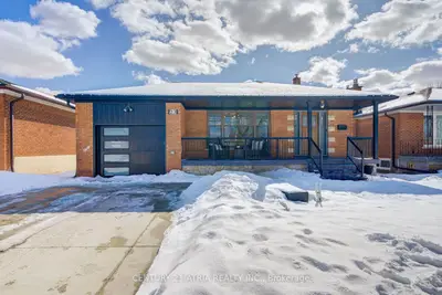 23 Ladbrooke Road, Toronto W09, ON M3R 2A7