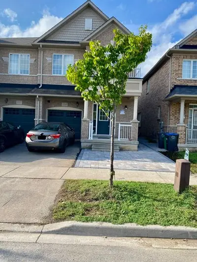 3215 Edwyna Drive, Mississauga, ON L5M 0V3