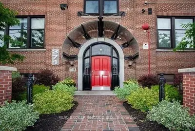 371 Wallace Avenue 27, Toronto W02, On M6p 3p1
