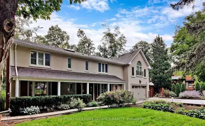2413 Robin Drive, Mississauga, ON L5K 1S8
