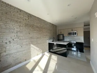 411 Roncesvalles Avenue 2A, Toronto W01, ON M6R 2N1