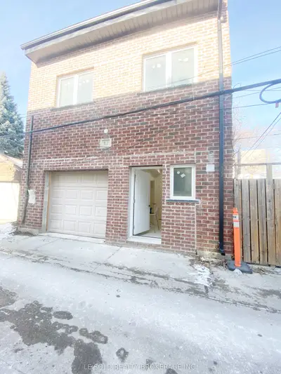 81 Hallam Street Room L201, Toronto W02, ON M6H 1W7