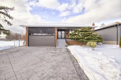 2320 Hensall Street Lower, Mississauga, On L5a 2s9
