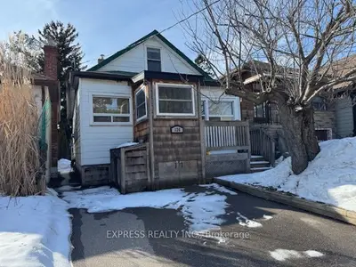 126 Sixteenth Street, Toronto W06, On M8v 3k1
