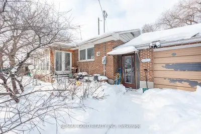 3 Harrow Street, Mississauga, ON L4T 1J2