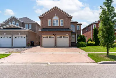 5418 Loonlake Avenue Upper, Mississauga, ON L5V 2E1