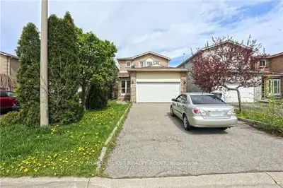 1527 Evenside Crescent, Mississauga, ON L5M 3Y3