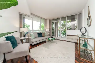 1600 Keele Street 202, Toronto W03, On M6n 5j1