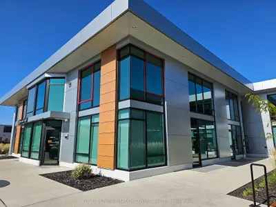 2578 Bristol Circle 11, Oakville, On L6h 6z7