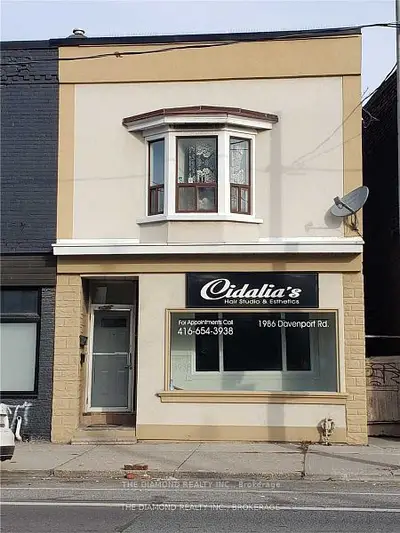 1986 Davenport Road Main Floor, Toronto W03, ON M6N 1C4