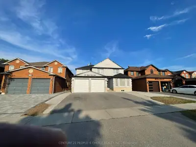 340 Bristol Road W Lower Level, Mississauga, ON L5R 2J7