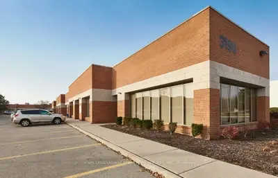 3190 Ridgeway Drive 3, Mississauga, ON L5L 5S8