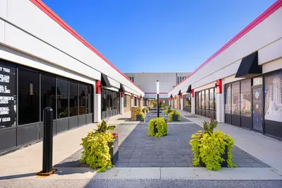 755 Queensway E 18B-19B, Mississauga, ON L4Y 4C5