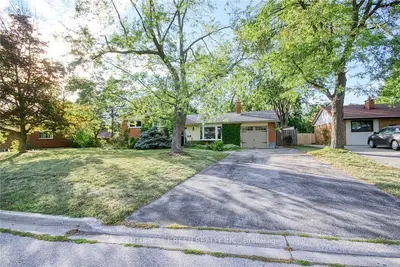 12 Joycelyn Drive, Mississauga, ON L5M 1T6