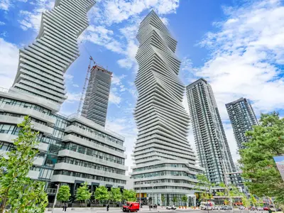 3900 Confederation Parkway 6011, Mississauga, On L5b 0m3
