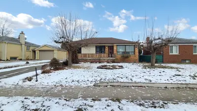 219 Southview Road, Oakville, ON L6K 2P2