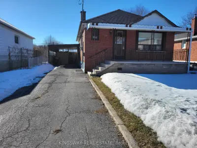 34 O'donnell Avenue, Toronto W06, On M8z 3x9