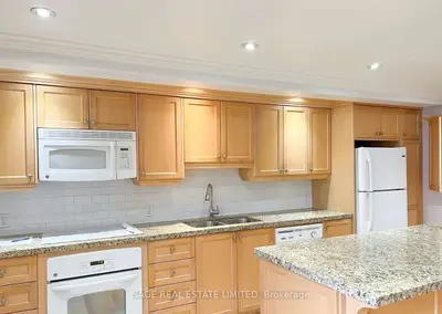 50 Jane Street Unit B, Toronto W02, On M6s 3y3